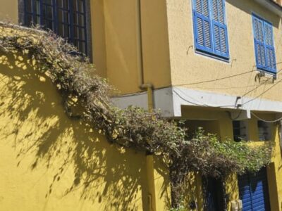 Duas casas excelente opção para morar e investir!